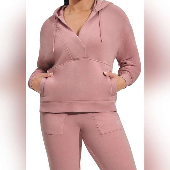 UGG Women's Adryann Hoodie Sweatshirt Size M Used Exc MSRP $127.99 - Picture 2 of 8